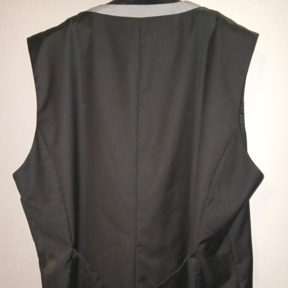 Vest - Picture 2 of 2